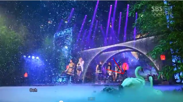 SBS 인기가요에서 2NE1 동물학대 신고