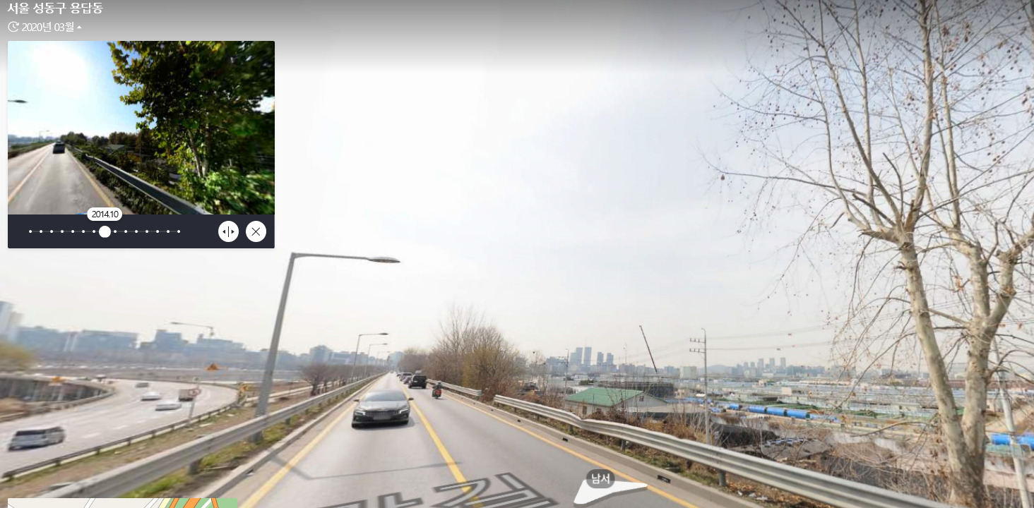 농장 간판에 맨밑에 개 (견) 써있네요 ! 철장에 강아지들이 갇혀 있어요 