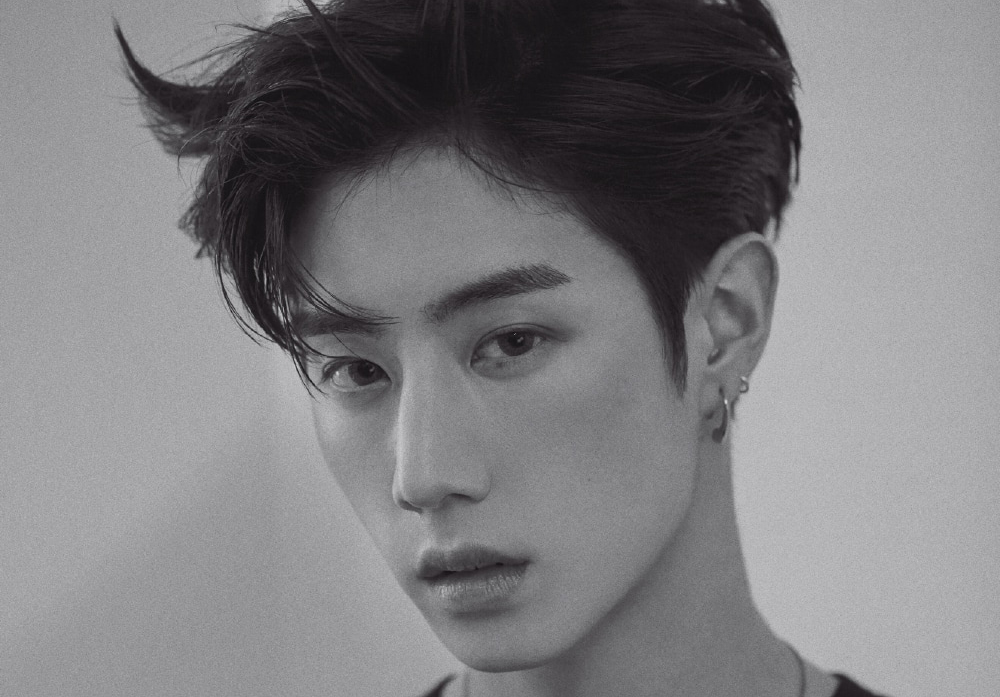 그룹 GOT7  마크 팬클럽의 후원금 전달