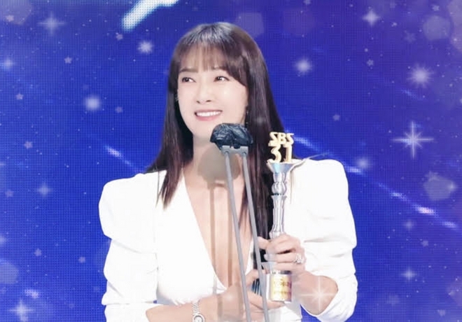 박선영 팬클럽(박선영갤러리)의 후원